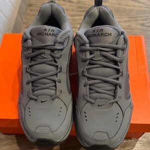 Nike Air Monarch IV Men's Dark Gray Sneakers 9.5 men’s Brand New
